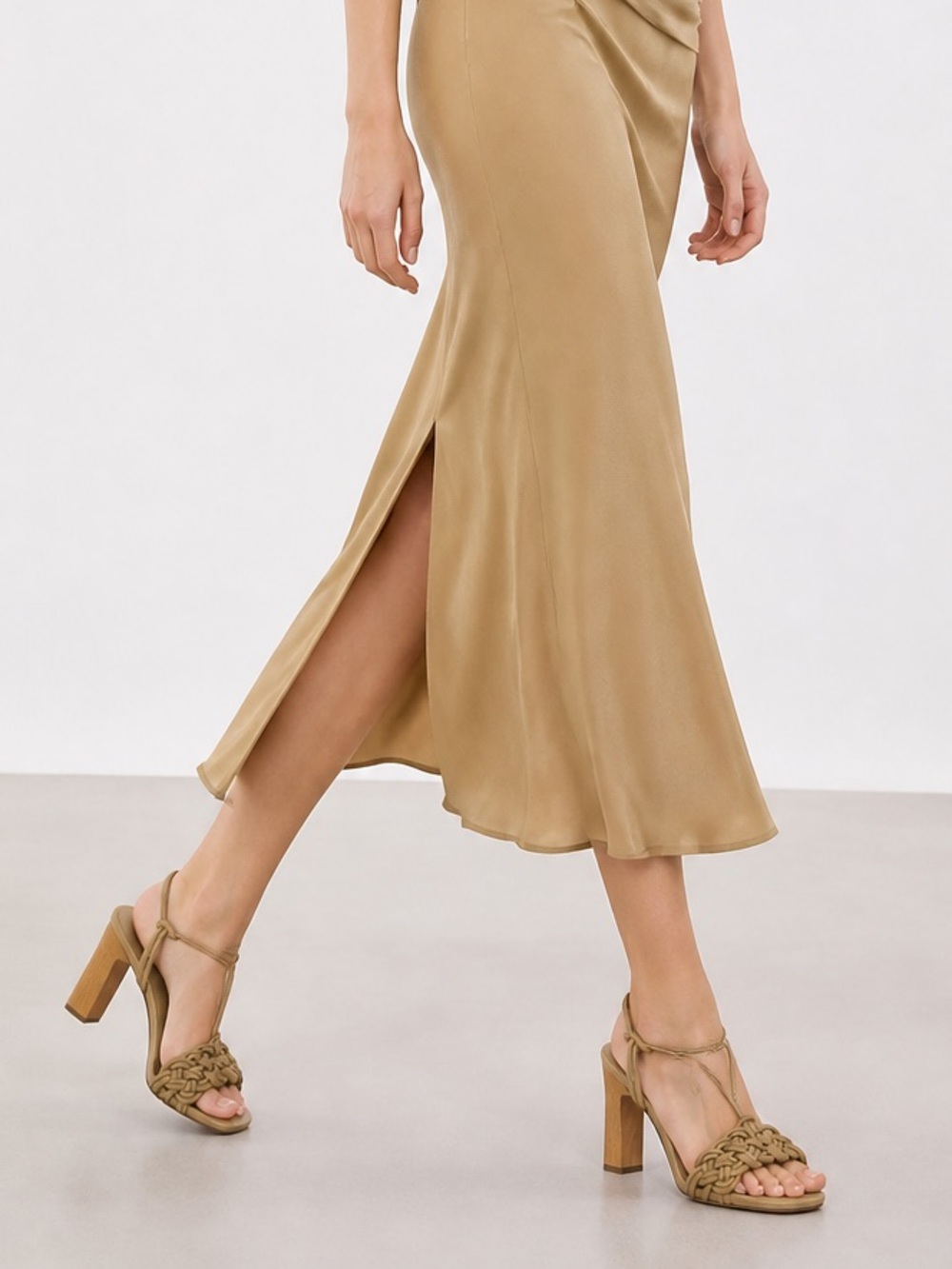 Vince Quenelle Knotted Block-Heel Leather Sandal